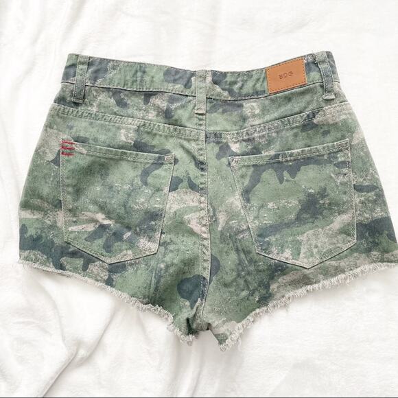 BDG camouflage high rise DREE cheeky jean shorts camo size 28 - Picture 5 of 5